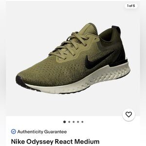 NIKE Running Shoe